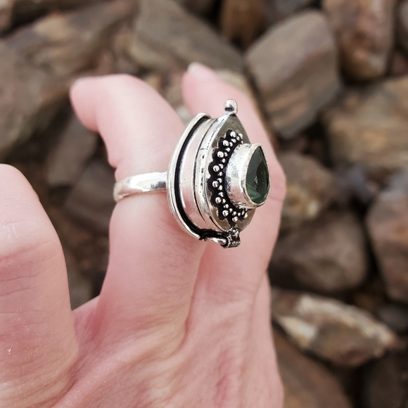 New Green Quartz 925 Silver Poison Ring. - Picture 13 of 16